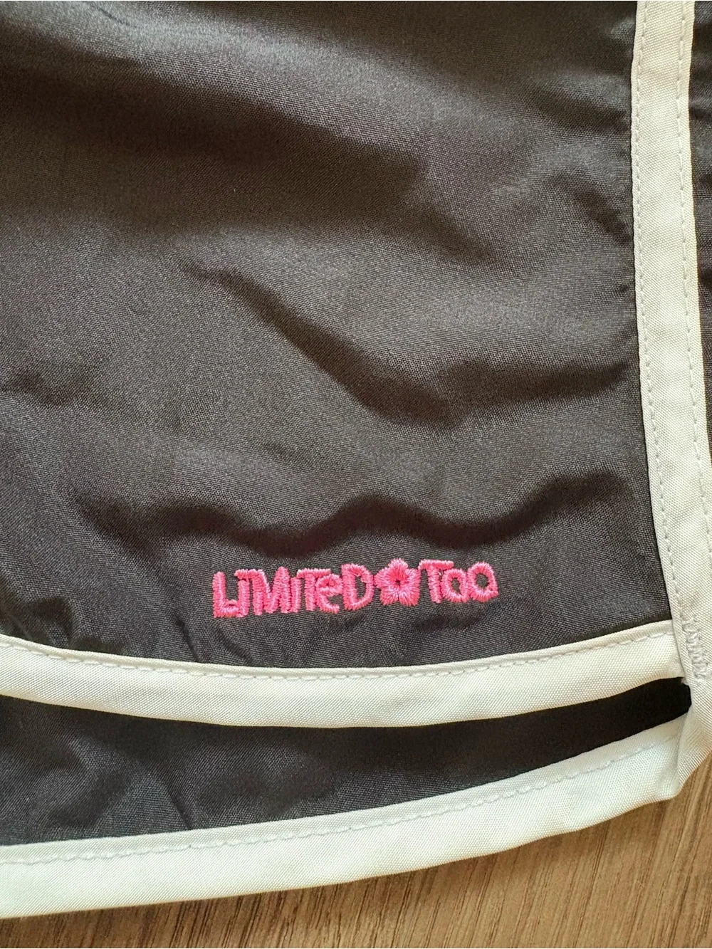 Limited Too Girls Black Shorts with White Trim and Pink Logo Vintage Y2K 5/6